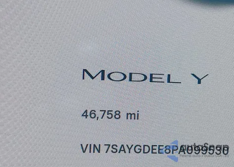 2023 Tesla Model Y Awd/Long Range Dual Motor All-Wheel Drive z USA, uszkodzony, nr VIN 7SAYGDEE8PA099530